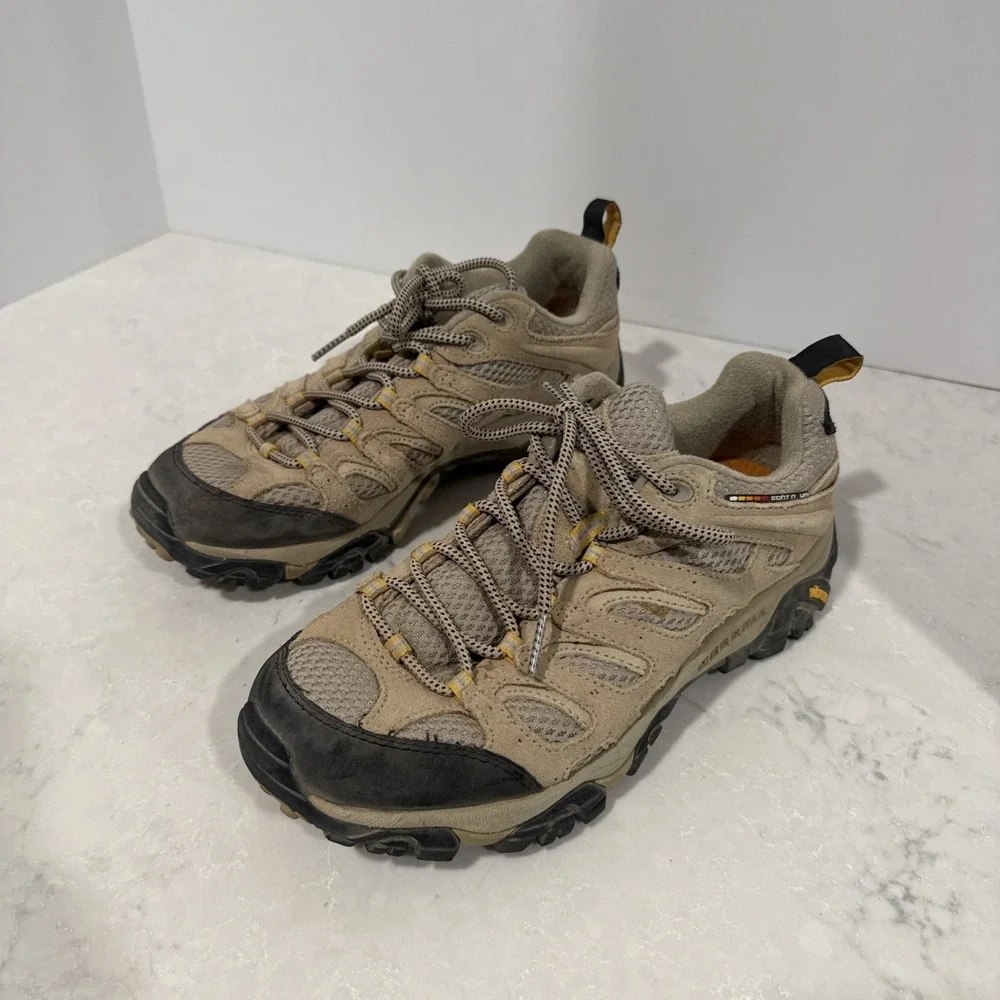 J06020 MERRELL WOMEN'S MOAB 2 VENT HIKING SHOES TAUPE SIZE 8.5 EUC